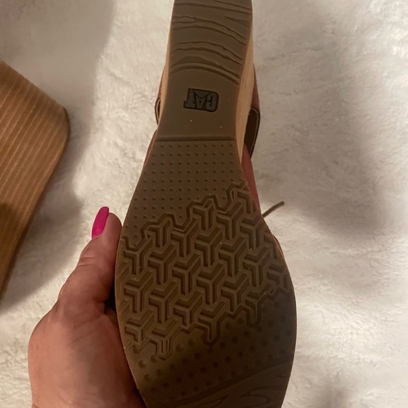 NWT women’s wedge sandals size 9.5 burgundy and brown - Picture 3 of 5